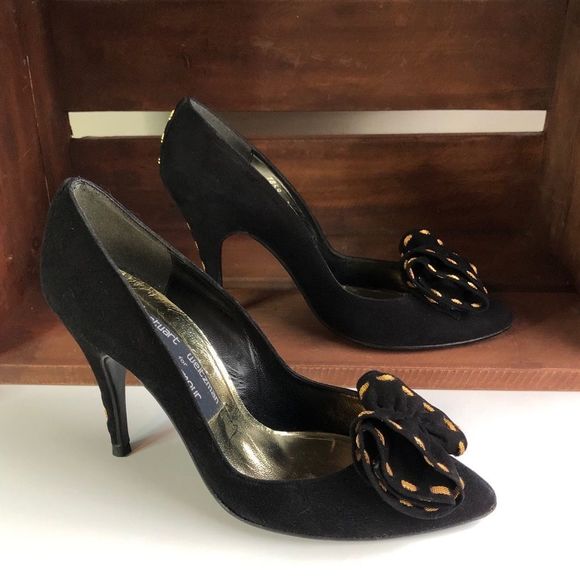 Stuart Weitzman Vintage Black Bow Heel Gold Pumps - Picture 6 of 15